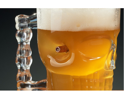 Пивной бокал - череп с пулей