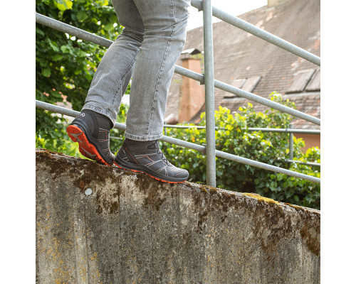 Полуботинки HAIX Black Eagle Adventure 2.2 GTX Mid Graphite-Orange