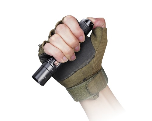 Фонарь ручной Fenix UC35 V20 CREE XP-L HI V3