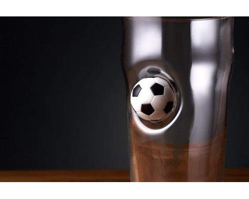 Пивной бокал с мячем