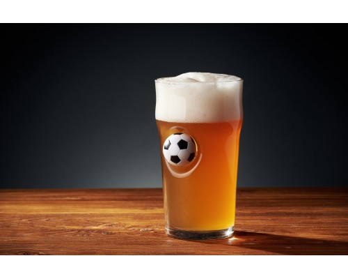 Пивной бокал с мячем
